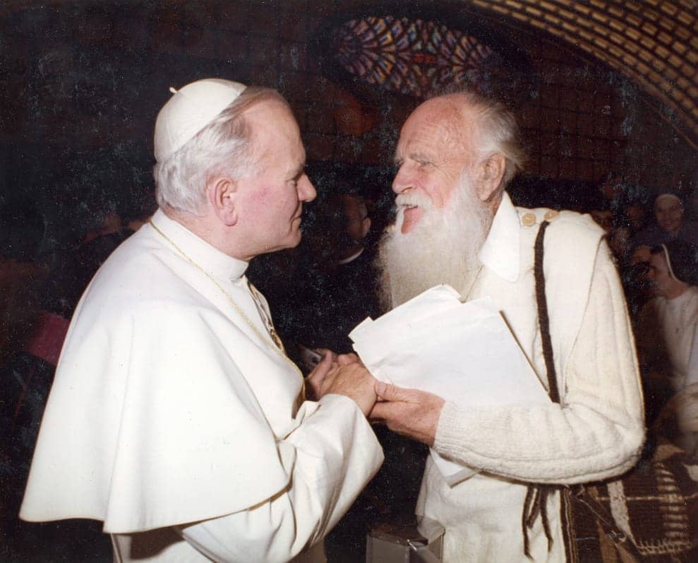 Lanza del Vasto - Avec Jean-Paul II, en décembre 1979.