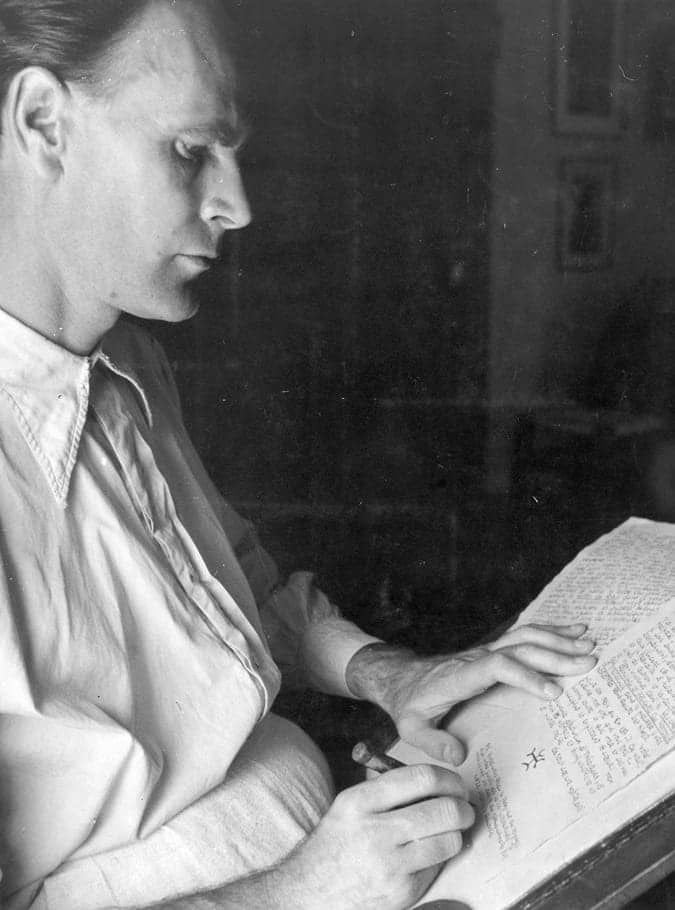L’écrivain-calligraphe en 1939 à Recologne.