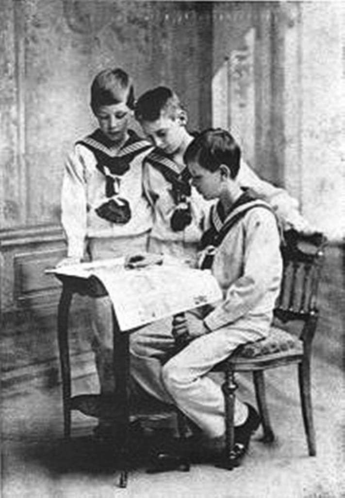 Les trois frères en 1913.