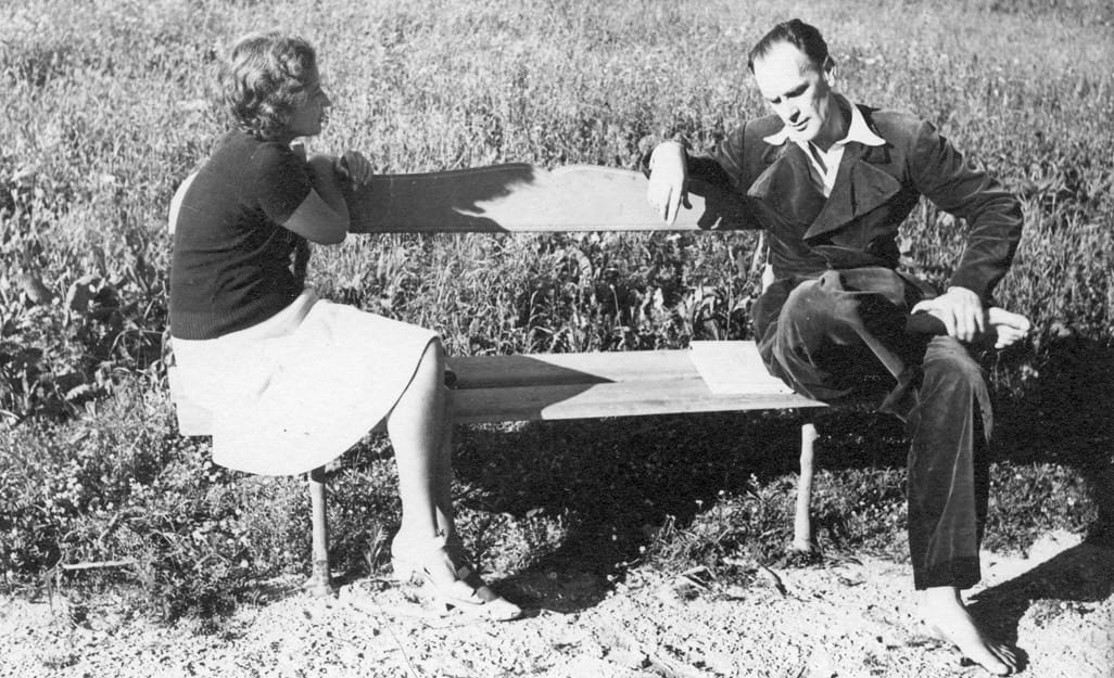 Conversation (Allauch, 1941).