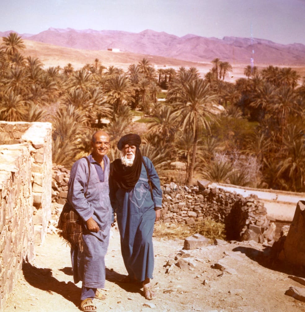 À Tata (Maroc) avec son successeur Pierre Parodi, vers 1970.