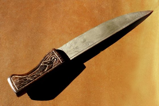 Cuchillo con cierva - Lanza del Vasto
